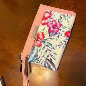 Nine West Tropical Wristlet